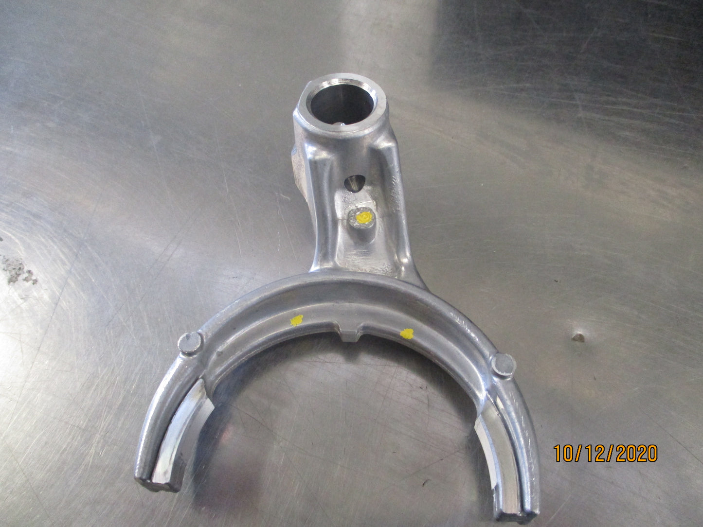 Mitsubishi Triton/Pajero Genuine Free Wheel Clutch Shift Fork New Part