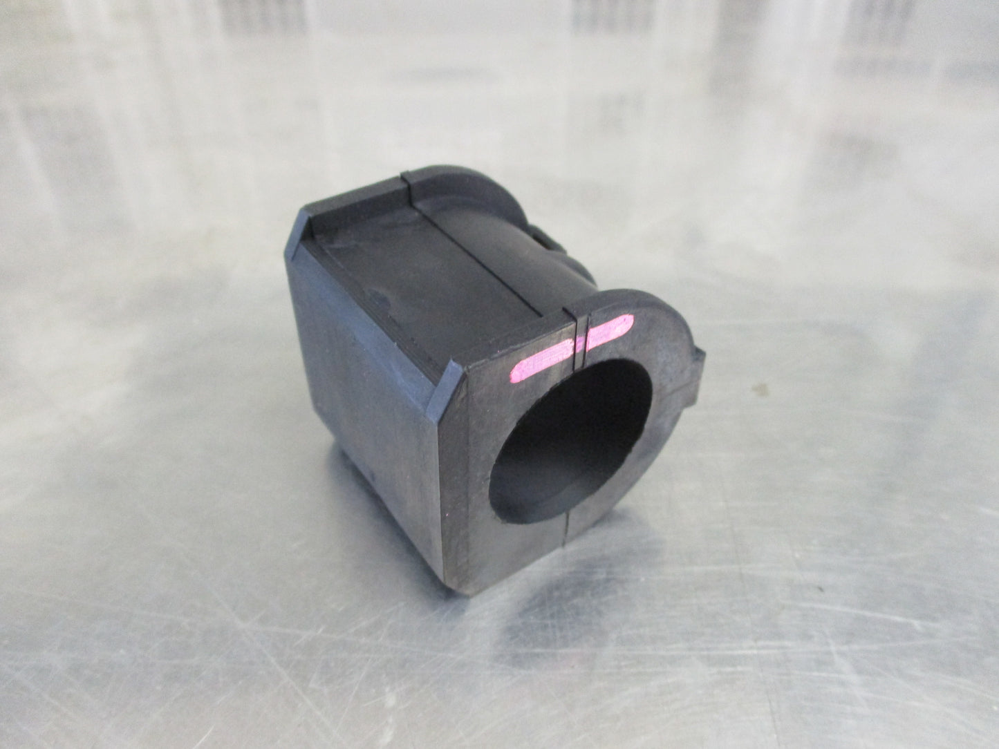 Isuzu D-max/RC Colorado Genuine Front Stabiliser Bush New Part