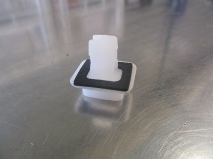 Holden Captiva Sport Genuine Moulding Clip New Part