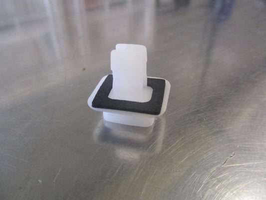 Holden Captiva Sport Genuine Moulding Clip New Part