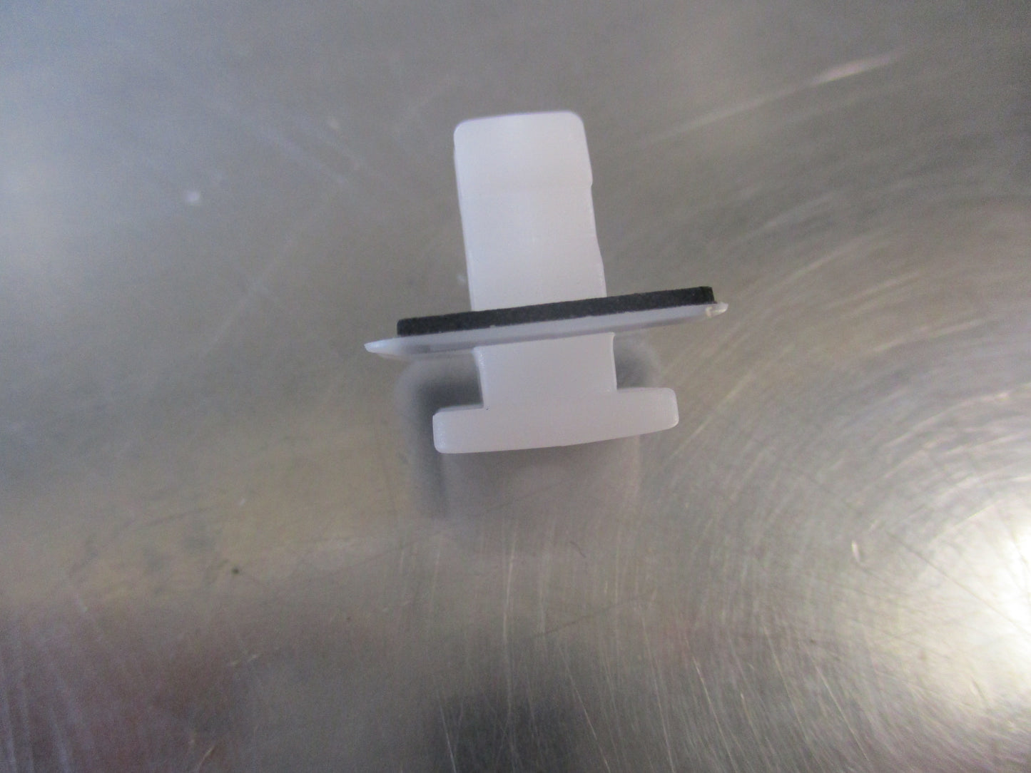 Holden Captiva Sport Genuine Moulding Clip New Part