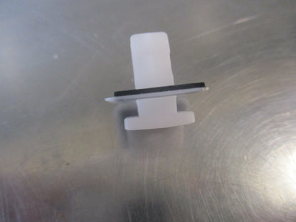 Holden Captiva Sport Genuine Moulding Clip New Part