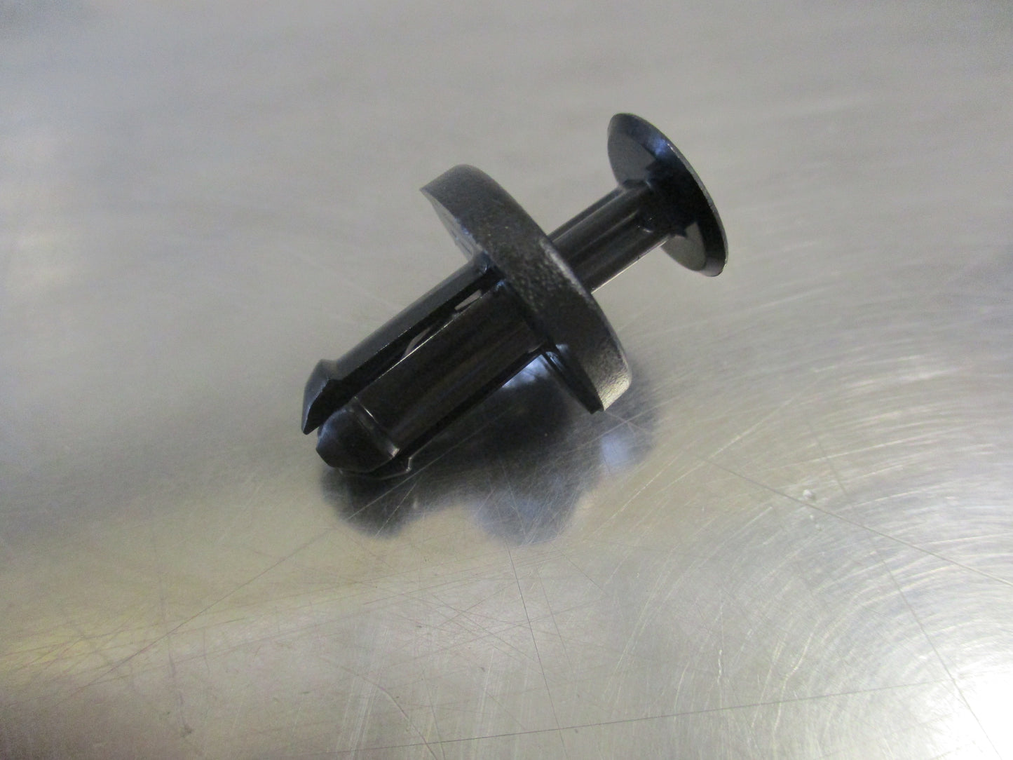 Toyota Rav4, Prius V Genuine Rocker Panel Clip New Part