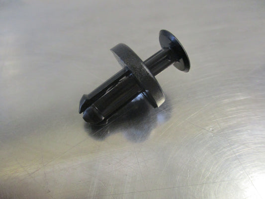 Toyota Rav4, Prius V Genuine Rocker Panel Clip New Part