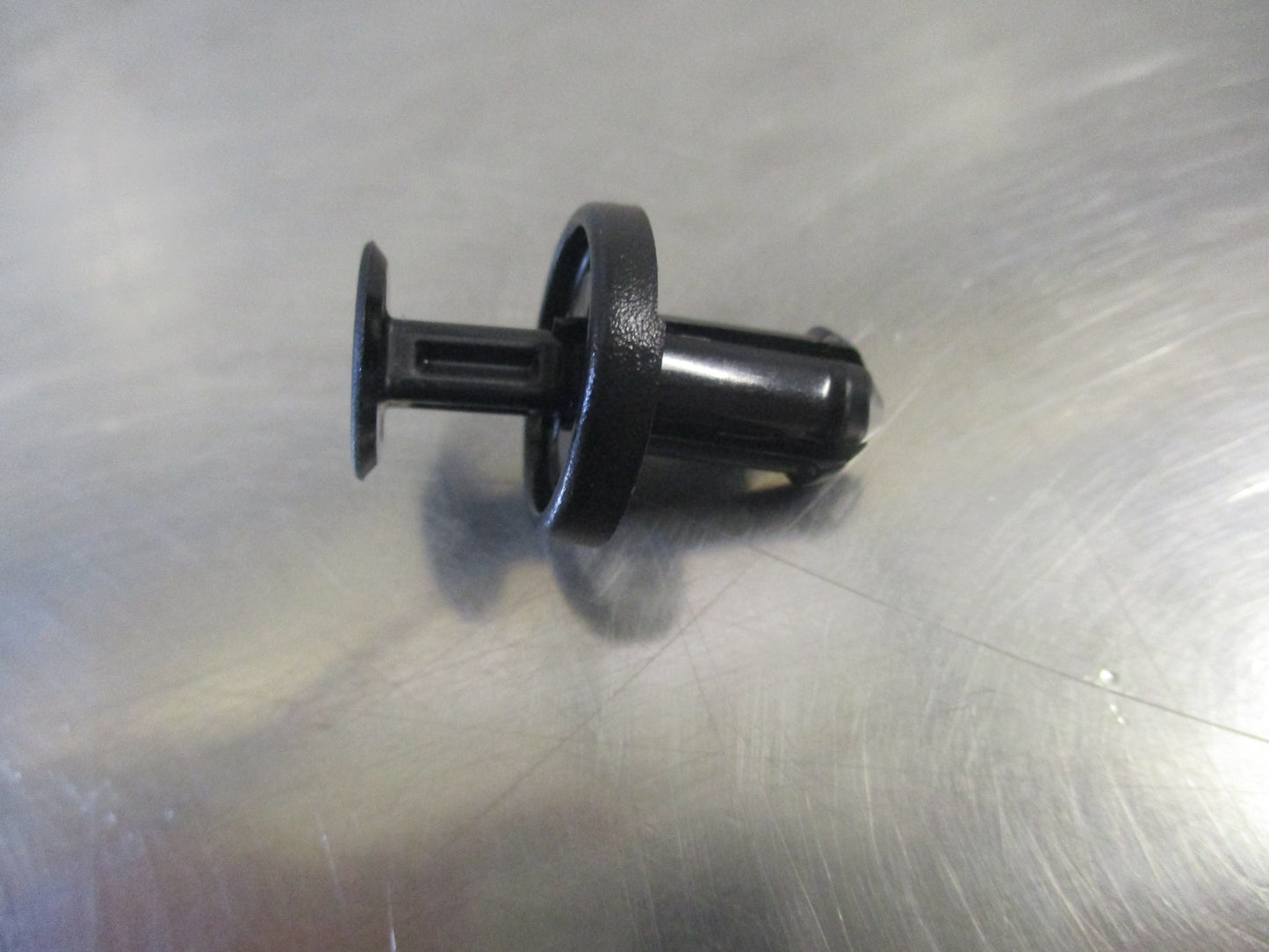 Toyota Rav4, Prius V Genuine Rocker Panel Clip New Part
