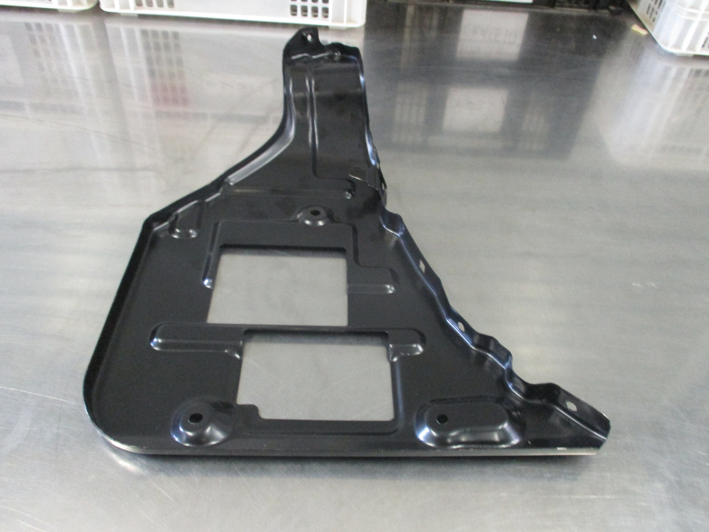 Suzuki Grand Vitara Genuine Right Hand Rear Side Bumper Bracket New Part