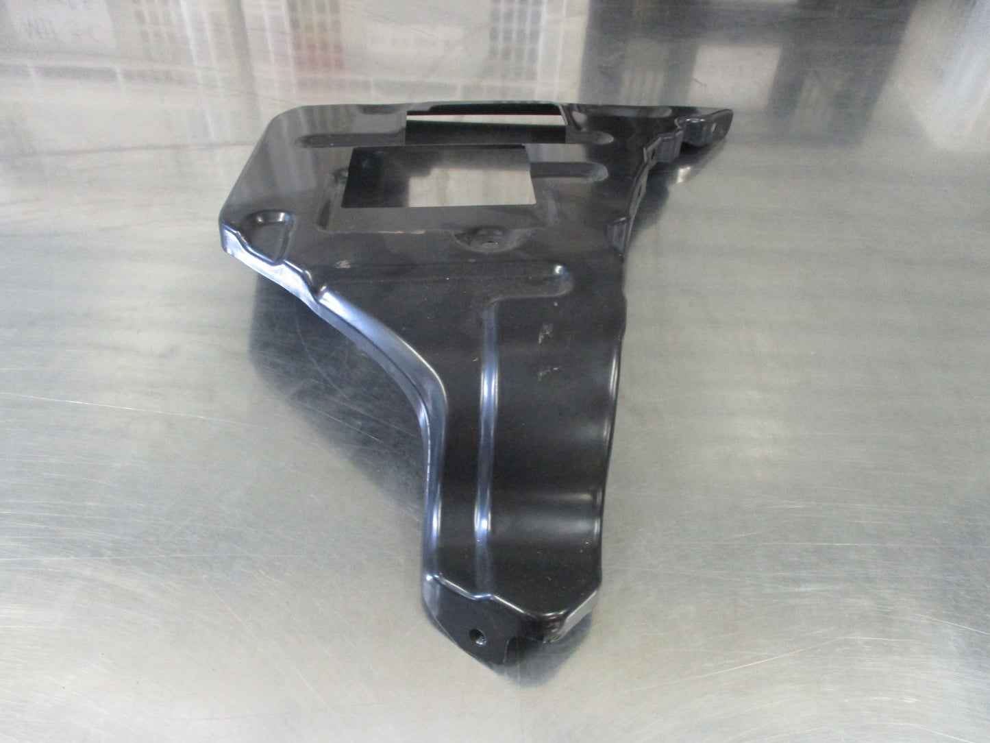 Suzuki Grand Vitara Genuine Right Hand Rear Side Bumper Bracket New Part