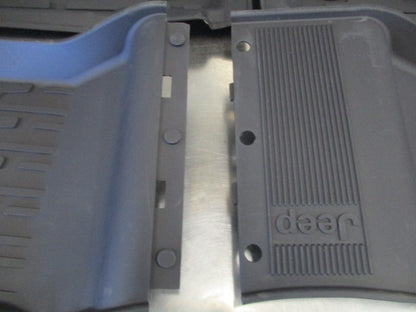 Jeep Grand Cherokee Genuine Rubber Dish Floor Mat Set New Part