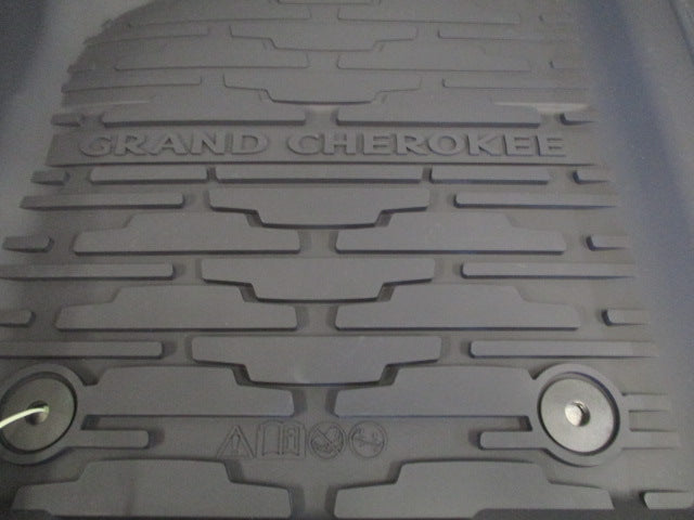 Jeep Grand Cherokee Genuine Rubber Dish Floor Mat Set New Part