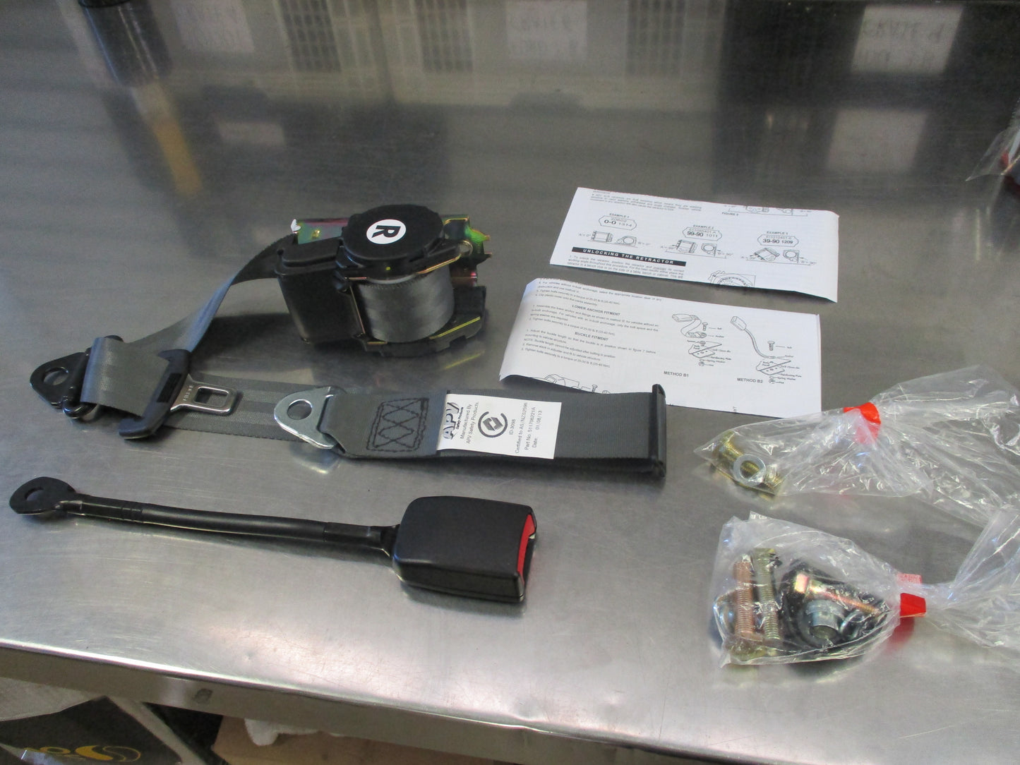 APV-S Right Hand Front Seat Belt Suits Holden VR/VS Commodore New Part