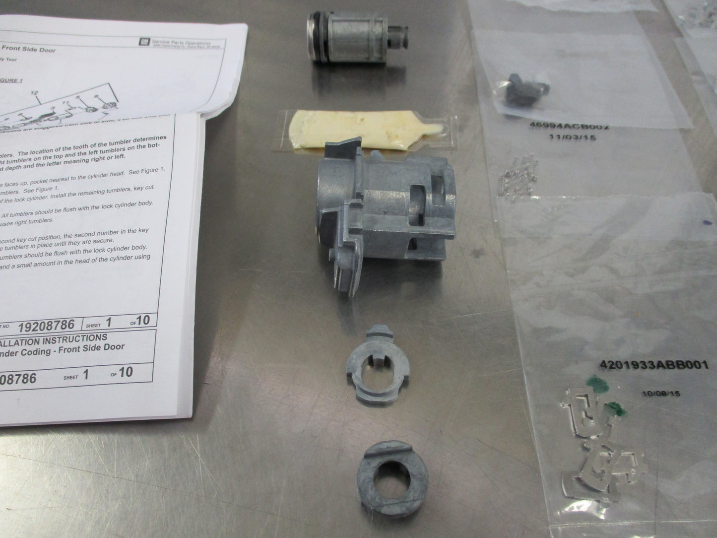 Holden Barina-Trax Genuine Left Hand Front Door Cylinder Lock Assembly New Part