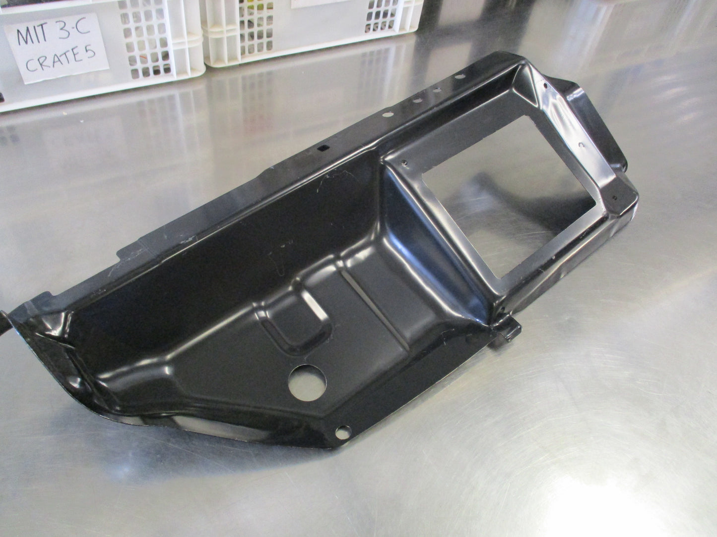 Mitsubishi Pajero Genuine Left Tail Light Pocket New Part