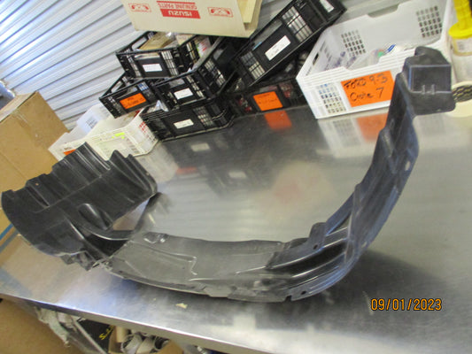 Isuzu D-Max Genuine Right Hand Front Inner Splash Guard New Part