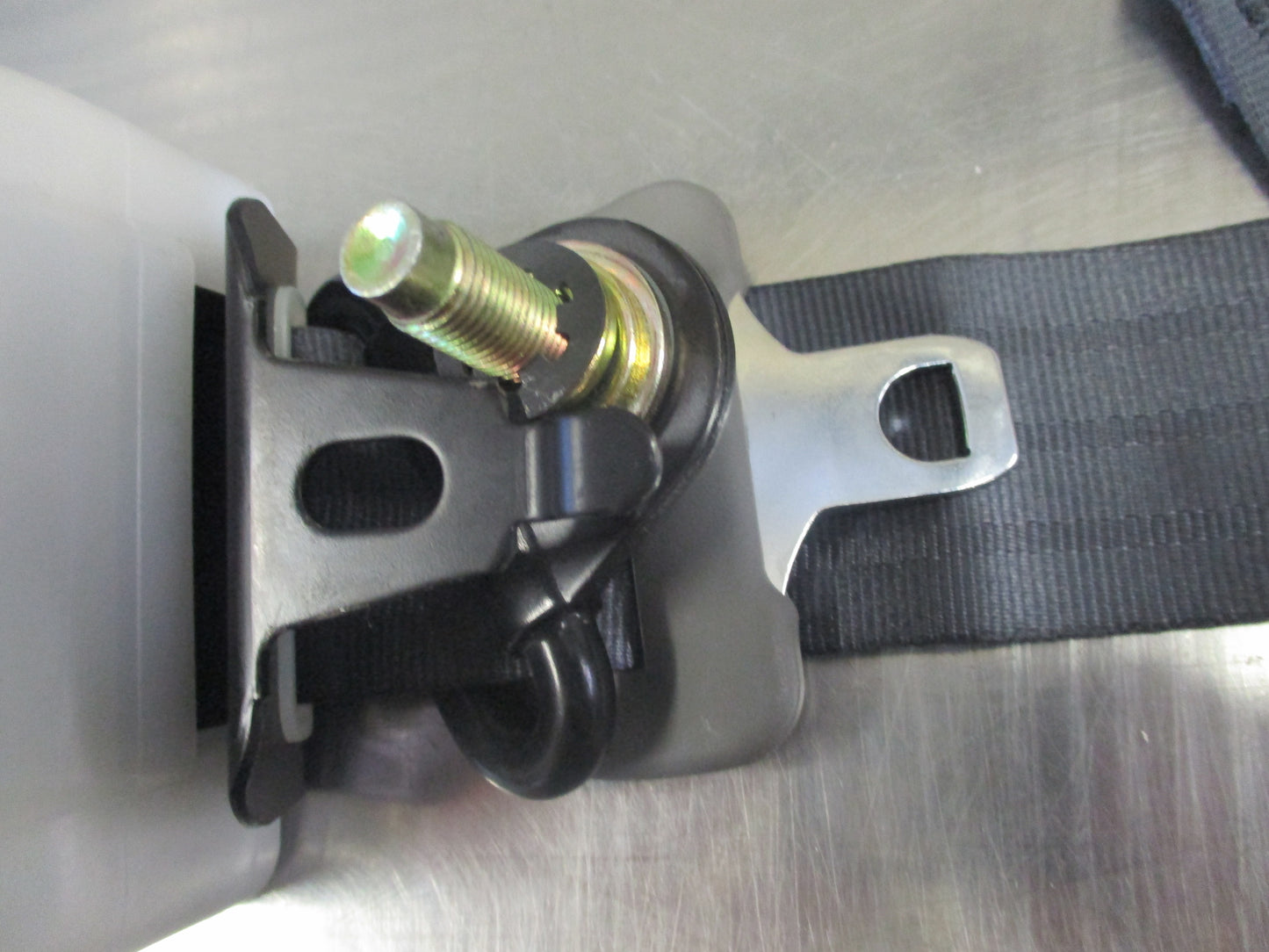 Holden TF Rodeo Genuine Rear Seat Belt Tensioner Assembly New Part