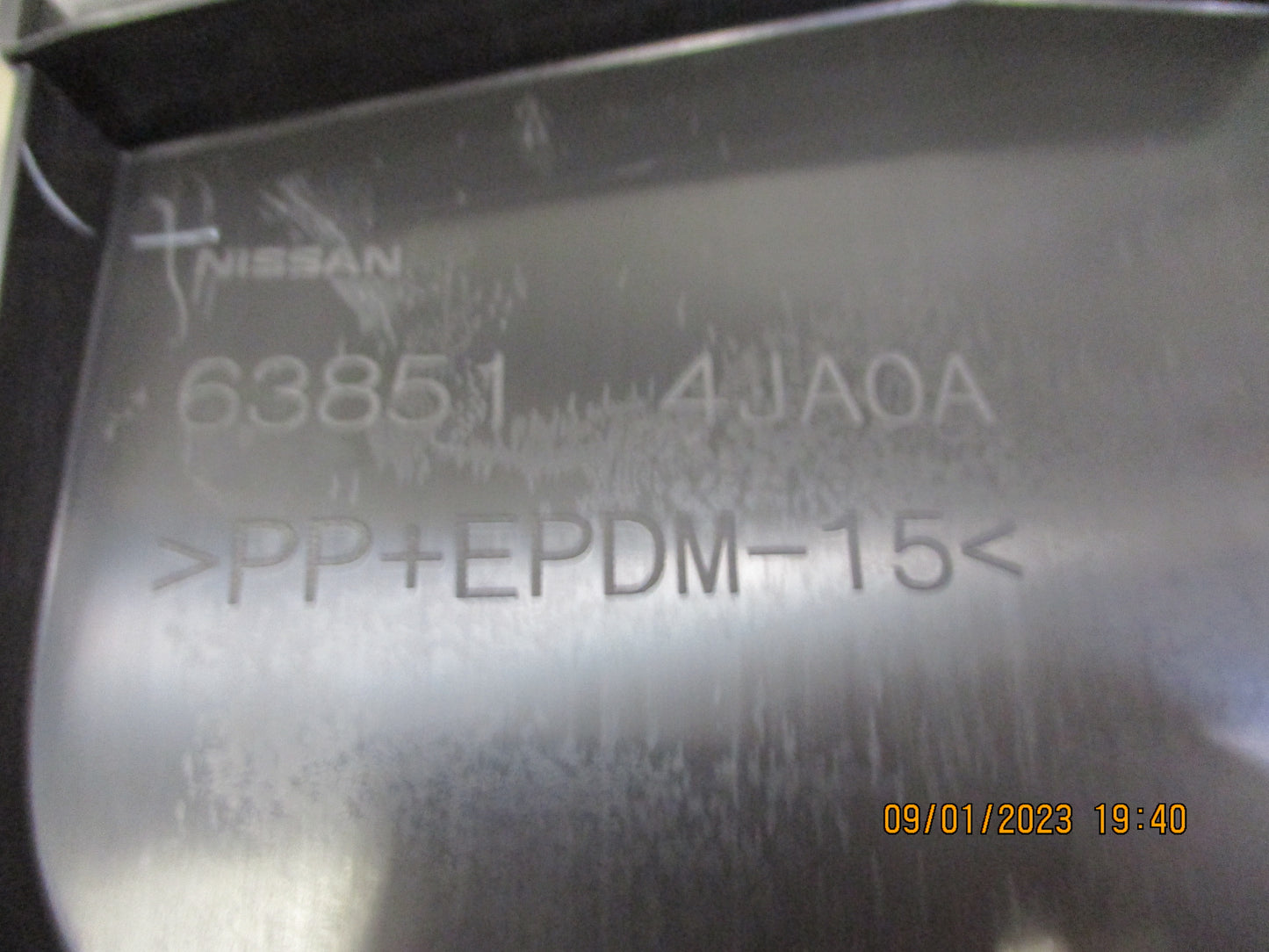 Nissan Navara NP300 D23 Genuine Left Hand Front Mud Guard New Part