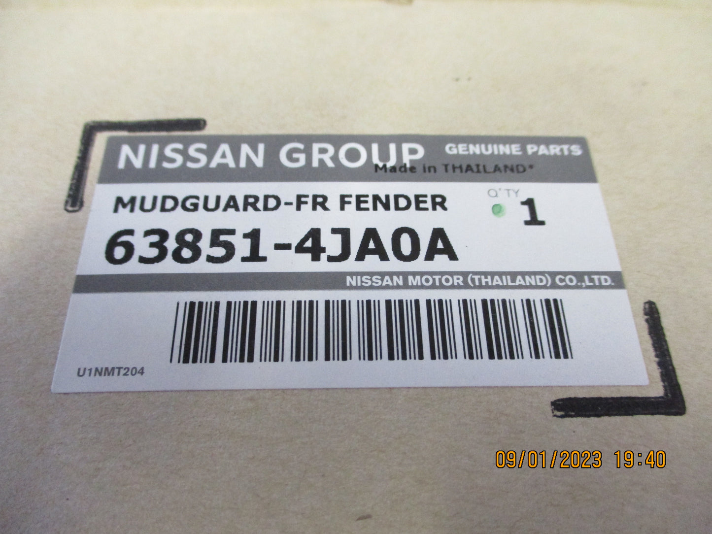 Nissan Navara NP300 D23 Genuine Left Hand Front Mud Guard New Part