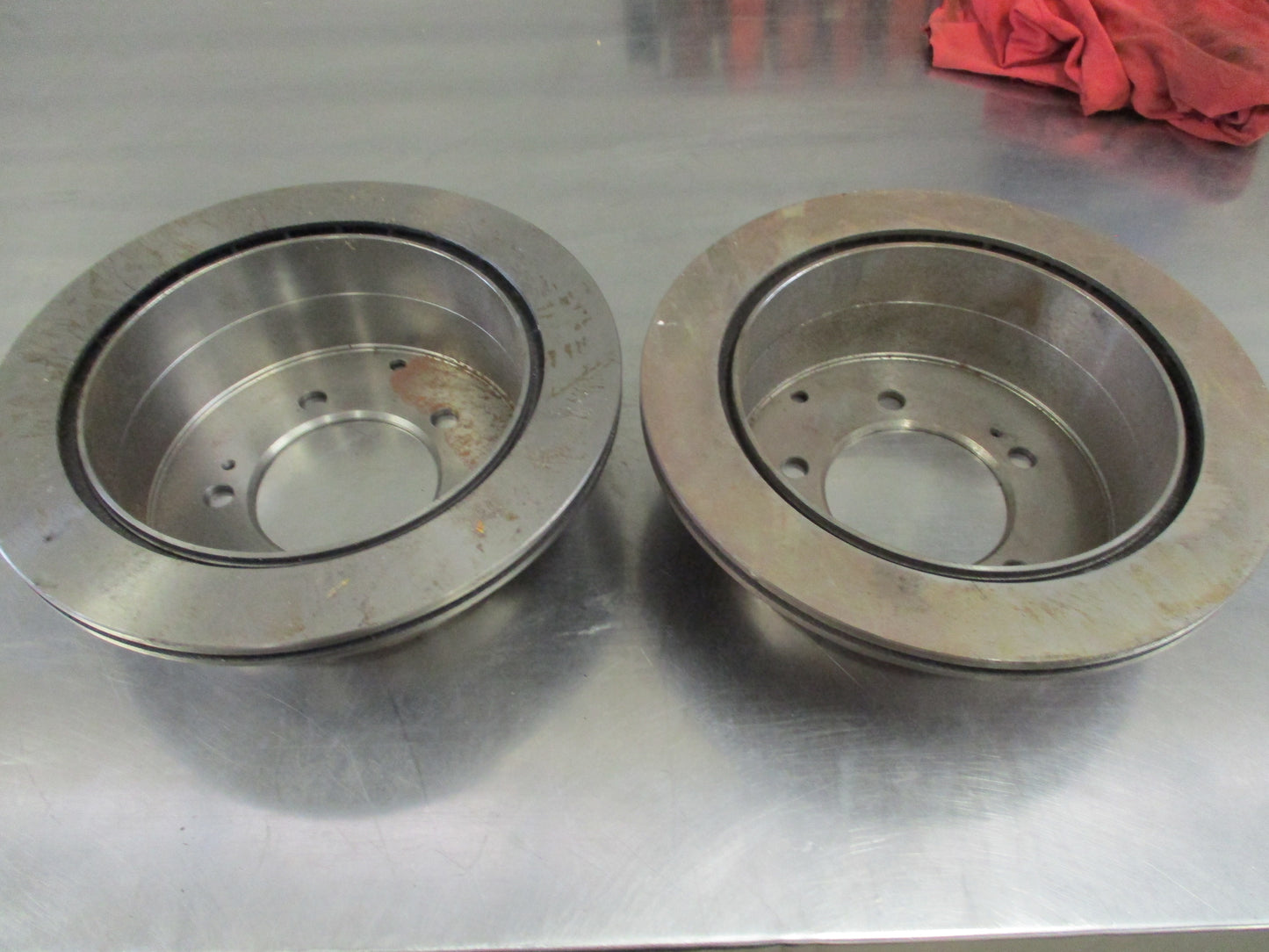 Toyota Landcruiser FZJ105-HZJ105 Genuine Rear Brake Rotors (Pair) New Part
