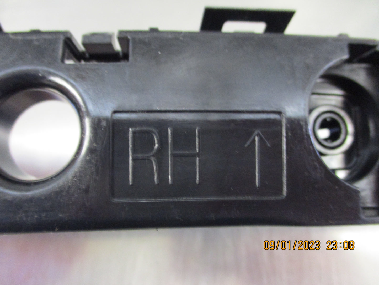 Nissan X-Trail T32 Genuine Right Hand Rear Bumper Bracket New Part