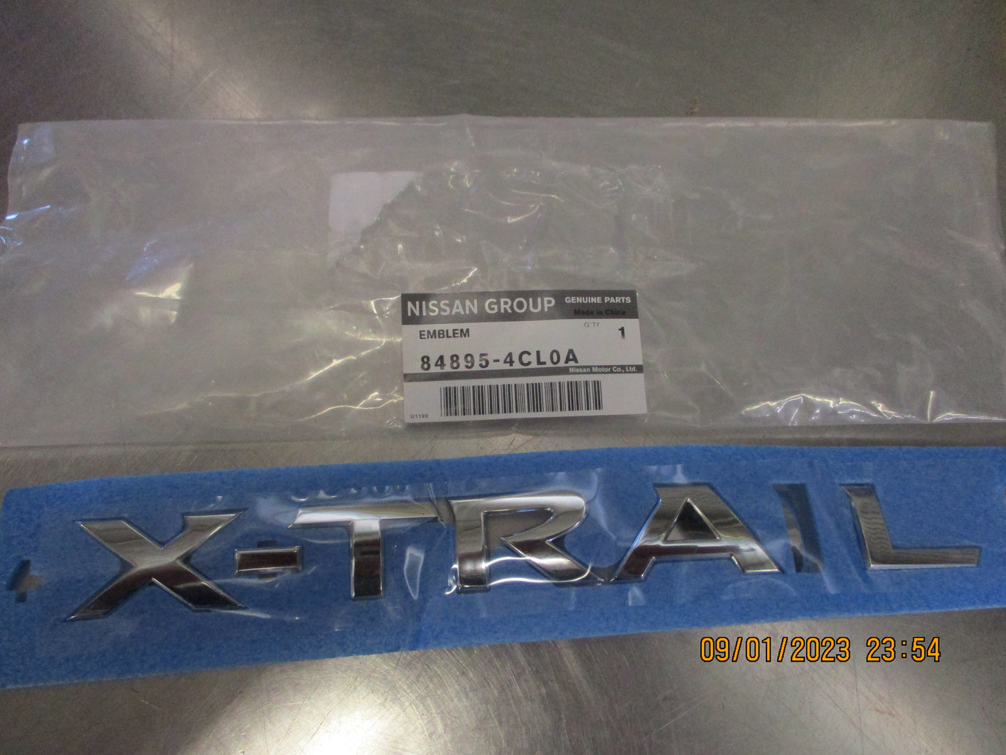 Nissan X-Trail T32 Genuine Rear Tail Gate Emblem New Part