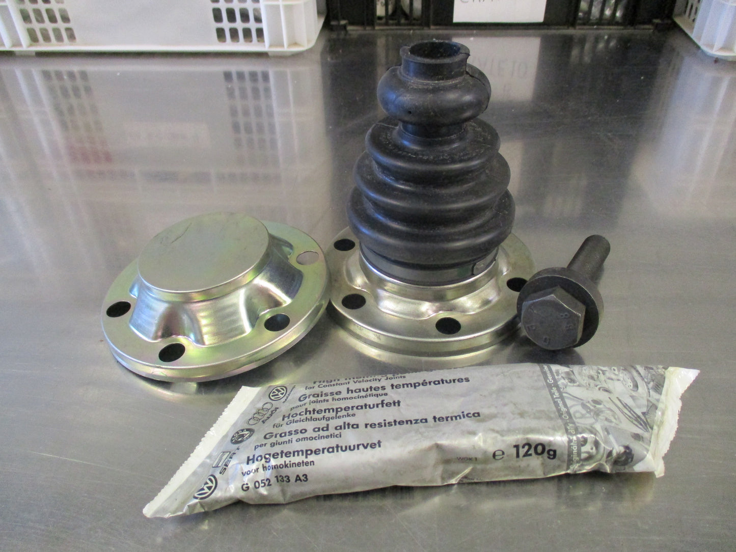 Volkswagen Transporter/EuroVan Genuine CV Inner boot Kit New Part