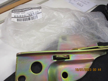 Nissan D40 Navara/Pathfinder Genuine Right Hand Bonnet Hinge New Part