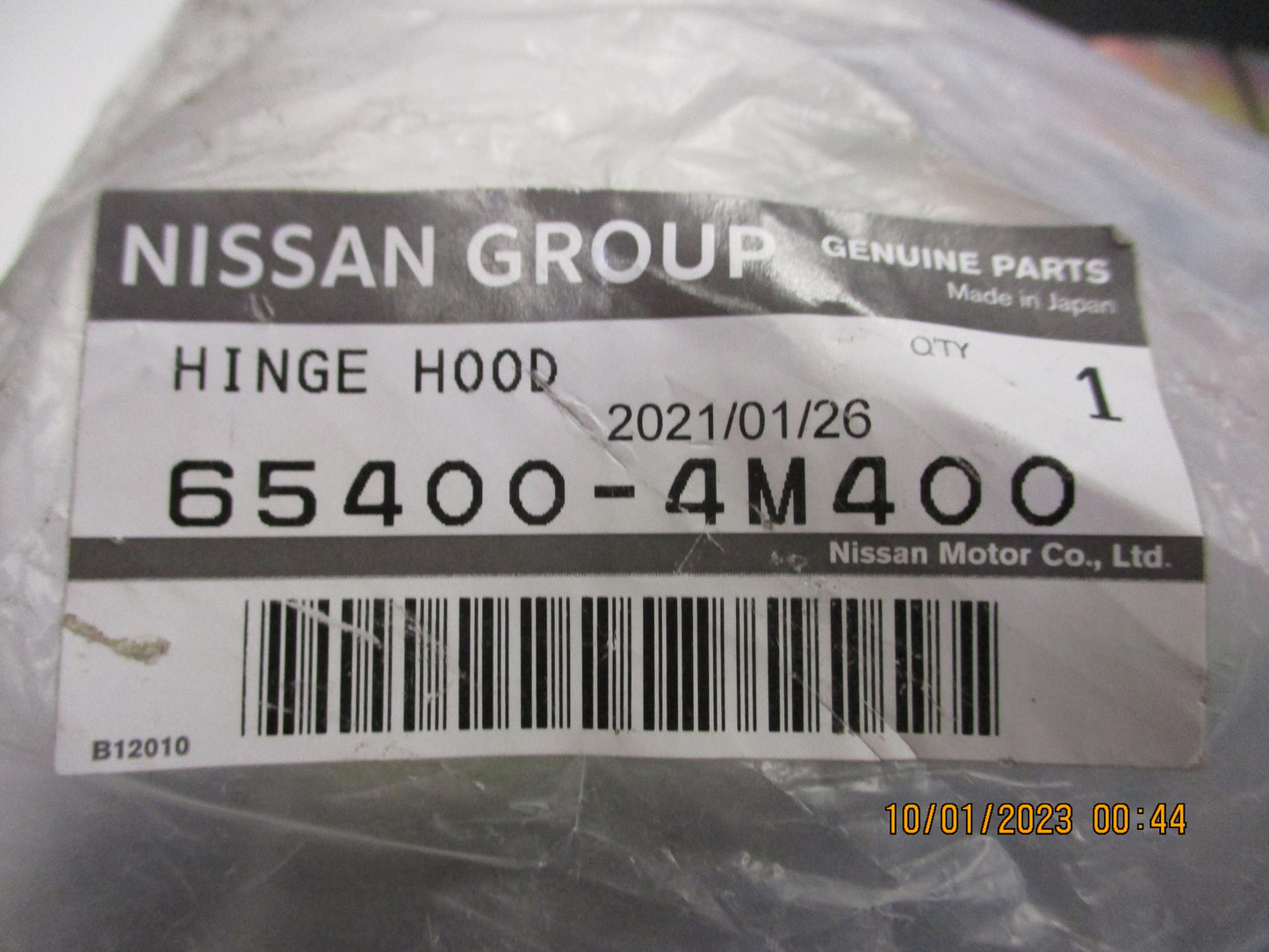 Nissan D40 Navara/Pathfinder Genuine Right Hand Bonnet Hinge New Part