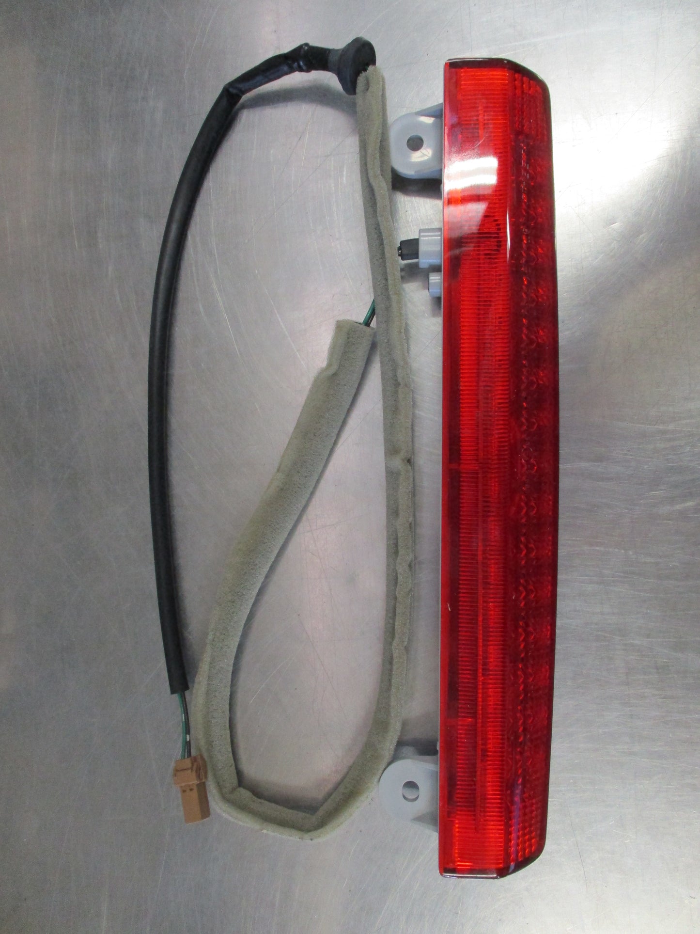 Nissan Bluebird 2000-2003 Rear Spoiler Lamp New Part