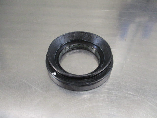 Mitsubishi MQ Triton Genuine Front Diff Oil Seal New Part