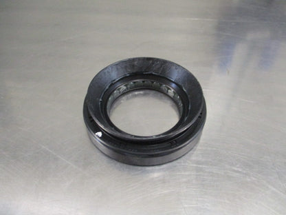 Mitsubishi MQ Triton Genuine Front Diff Oil Seal New Part