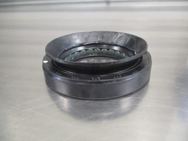 Mitsubishi MQ Triton Genuine Front Diff Oil Seal New Part