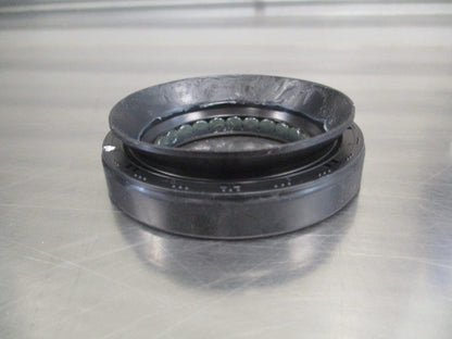 Mitsubishi MQ Triton Genuine Front Diff Oil Seal New Part