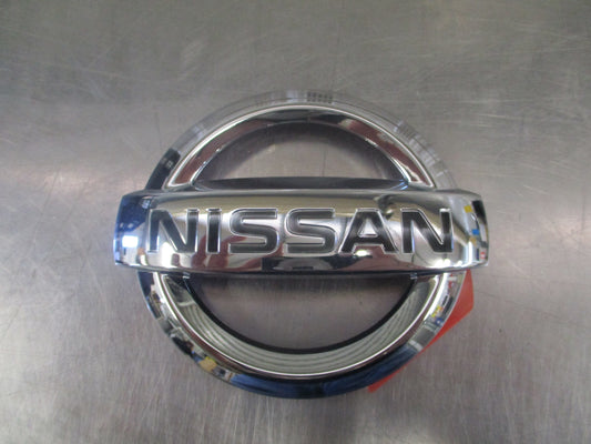 Nissan Bluebird Genuine Radiator Grille Emblem New Part