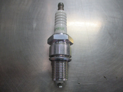 NGK 7075 Spark Plug Ford/Nissan New Part