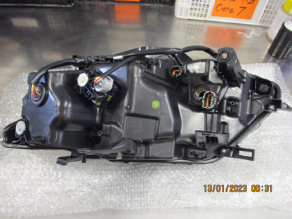 Nissan X-Trail T32 Genuine Right Hand Head Light New Part