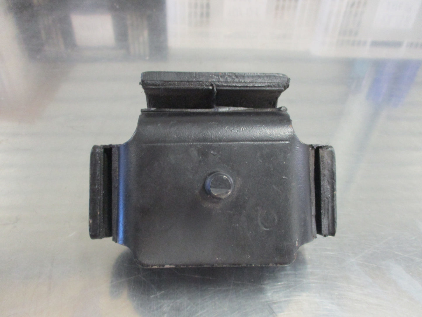 Toyota HJ60 Landcruiser Genuine Left or Right Front Engine Mount New Part