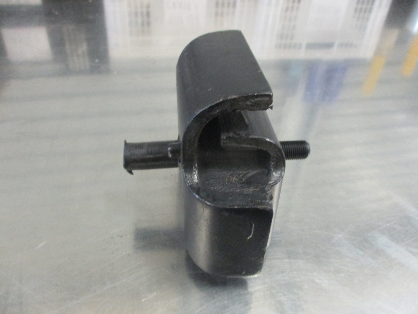 Toyota HJ60 Landcruiser Genuine Left or Right Front Engine Mount New Part