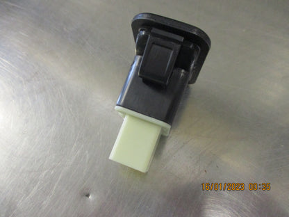 SSS Auto 1 Button With Illumination 6 Pin Suits Ford FG Falcon New Part