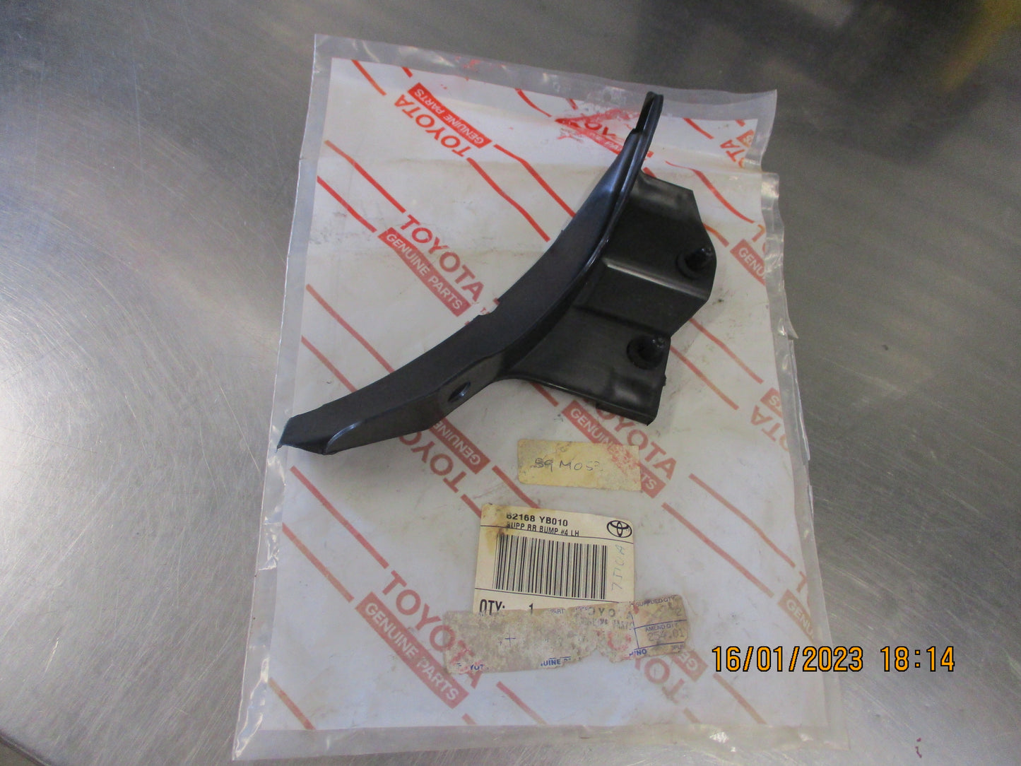 Toyota Camry Genuine Left Hand Rear Bumper Bracket New Part