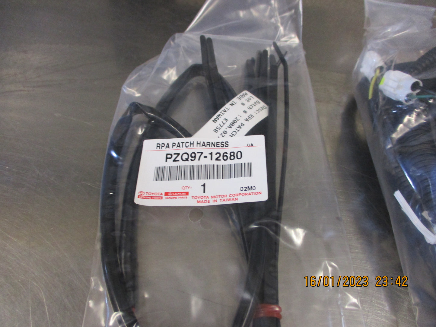 Toyota Corolla Sedan Genuine Rear Parking Assist 4 Head Kit New Part
