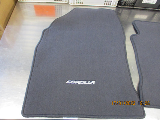Toyota Corolla Hatch Ascent Sports Genuine Set Of 4 Carpet Mat Set New Part