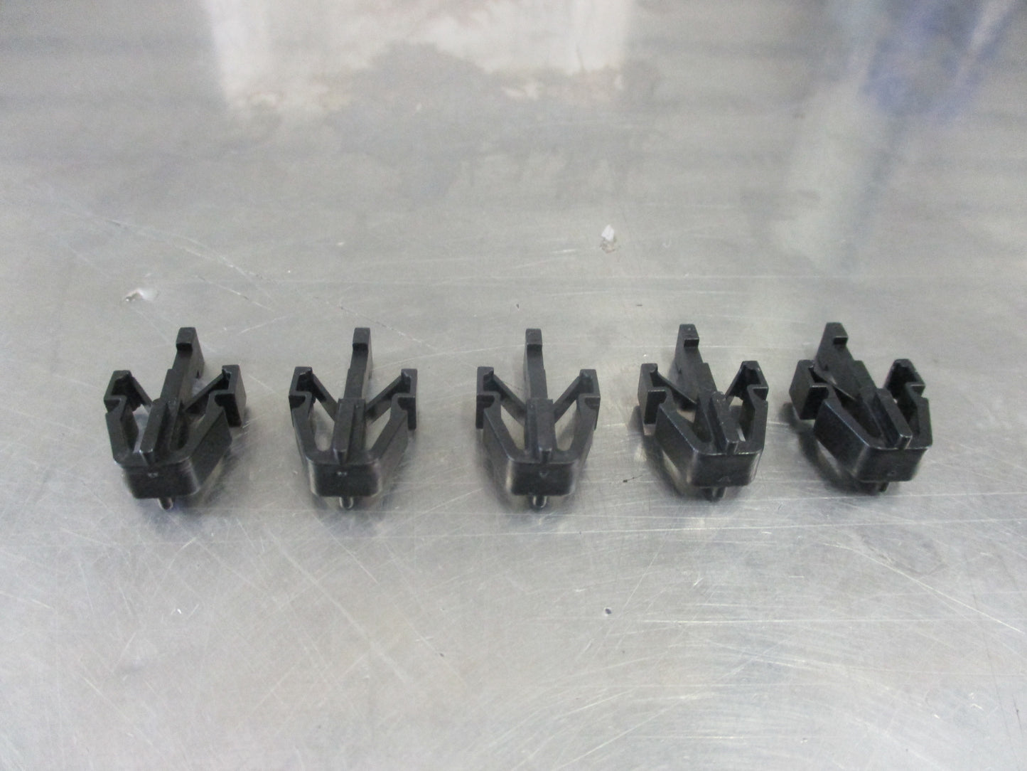 Mazda 323/626/929/Protege Genuine Grille Retainer Clip Set of 5 New Part