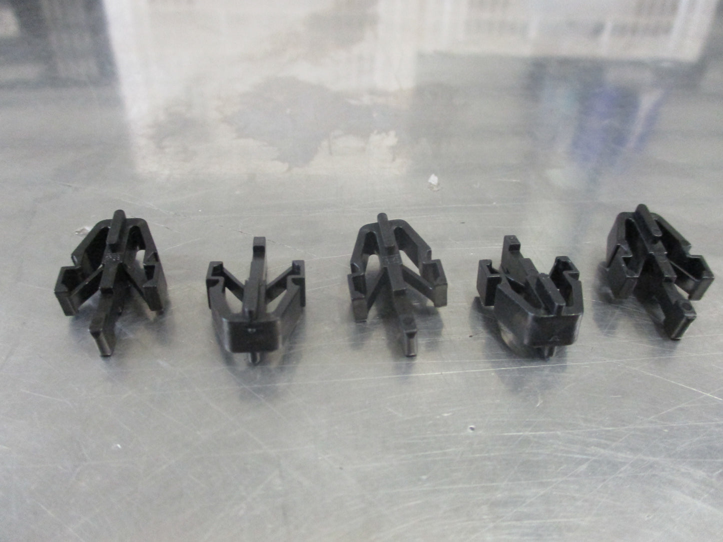 Mazda 323/626/929/Protege Genuine Grille Retainer Clip Set of 5 New Part