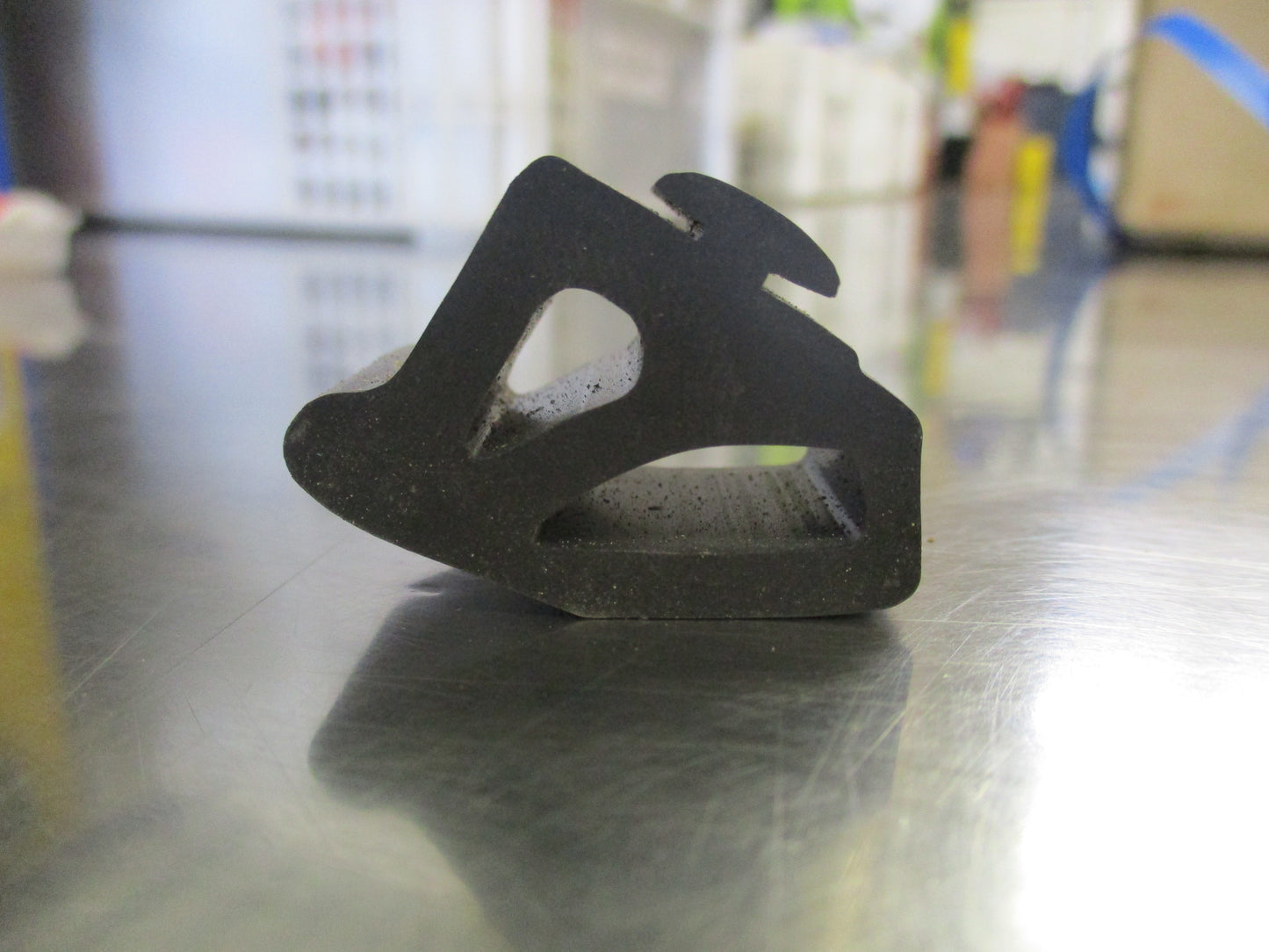 Toyota 100 Series Landcruiser/Hilux/4Runner Genuine Insulator Bumper Seal Clip New Part