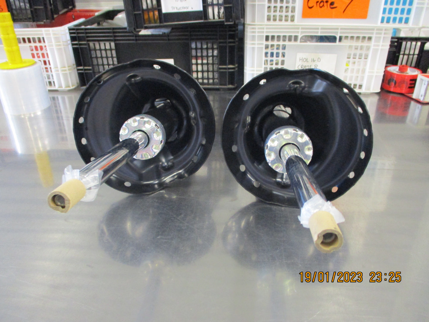 Subaru Outback Genuine Left And Right Front Struts New Part
