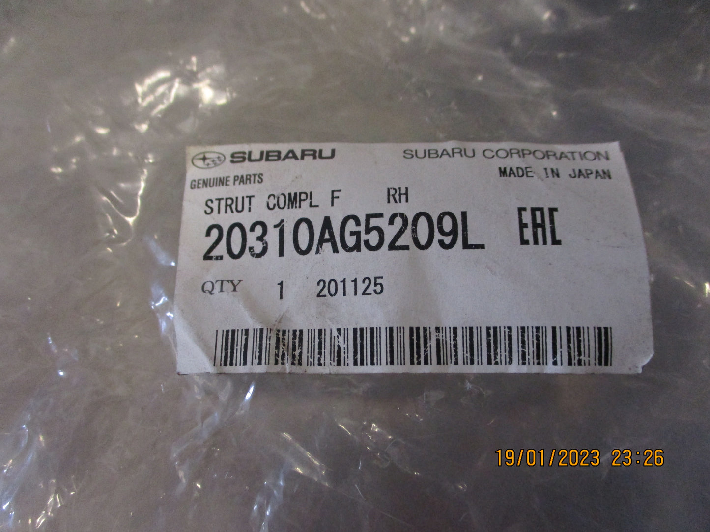 Subaru Outback Genuine Left And Right Front Struts New Part