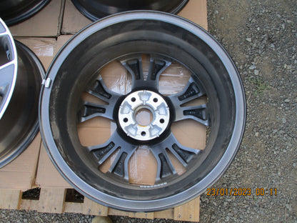 Hyundai Elantra Genuine Set of 4 Alloy Wheels 18-H2X7.5-J (No Centre Caps) Used Part