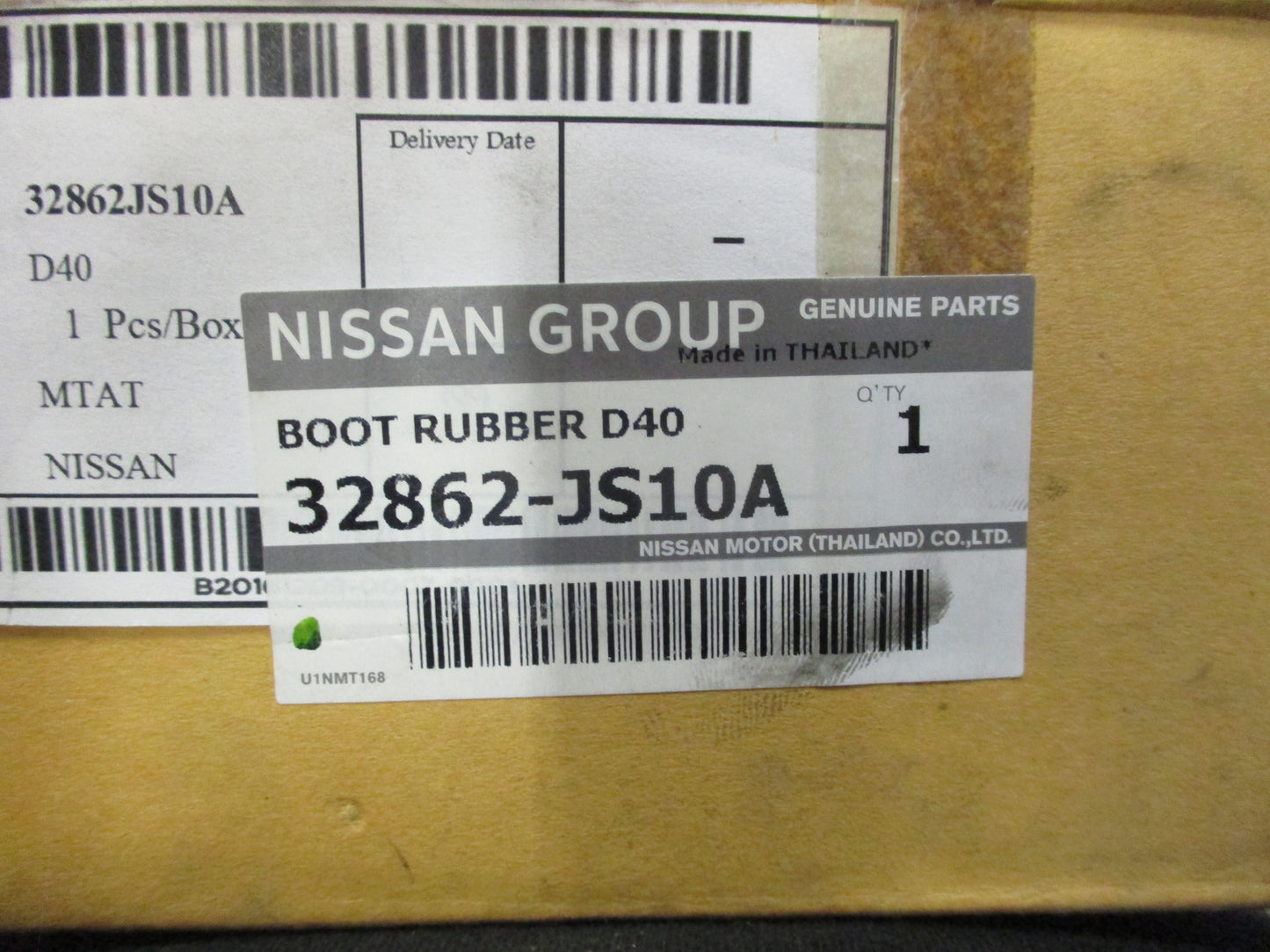 Nissan Navara D40 Genuine Boot Rubber New Part