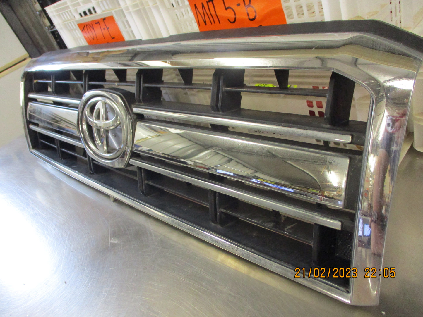 TYC Chrome Grille Suits Toyota Landcruiser VDJ70 Series Used Part