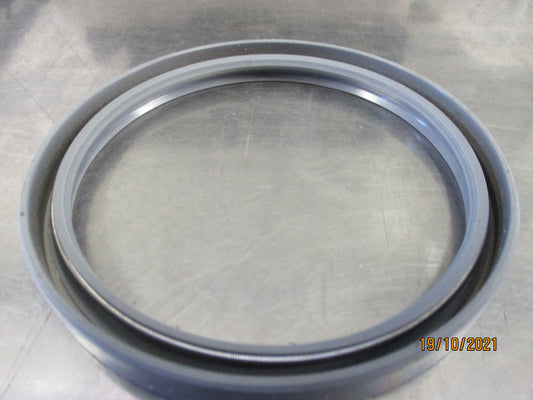 Nissan Patrol GQ Y60 TB42-TD42 Genuine Rear Main Crank Shaft Seal New Part