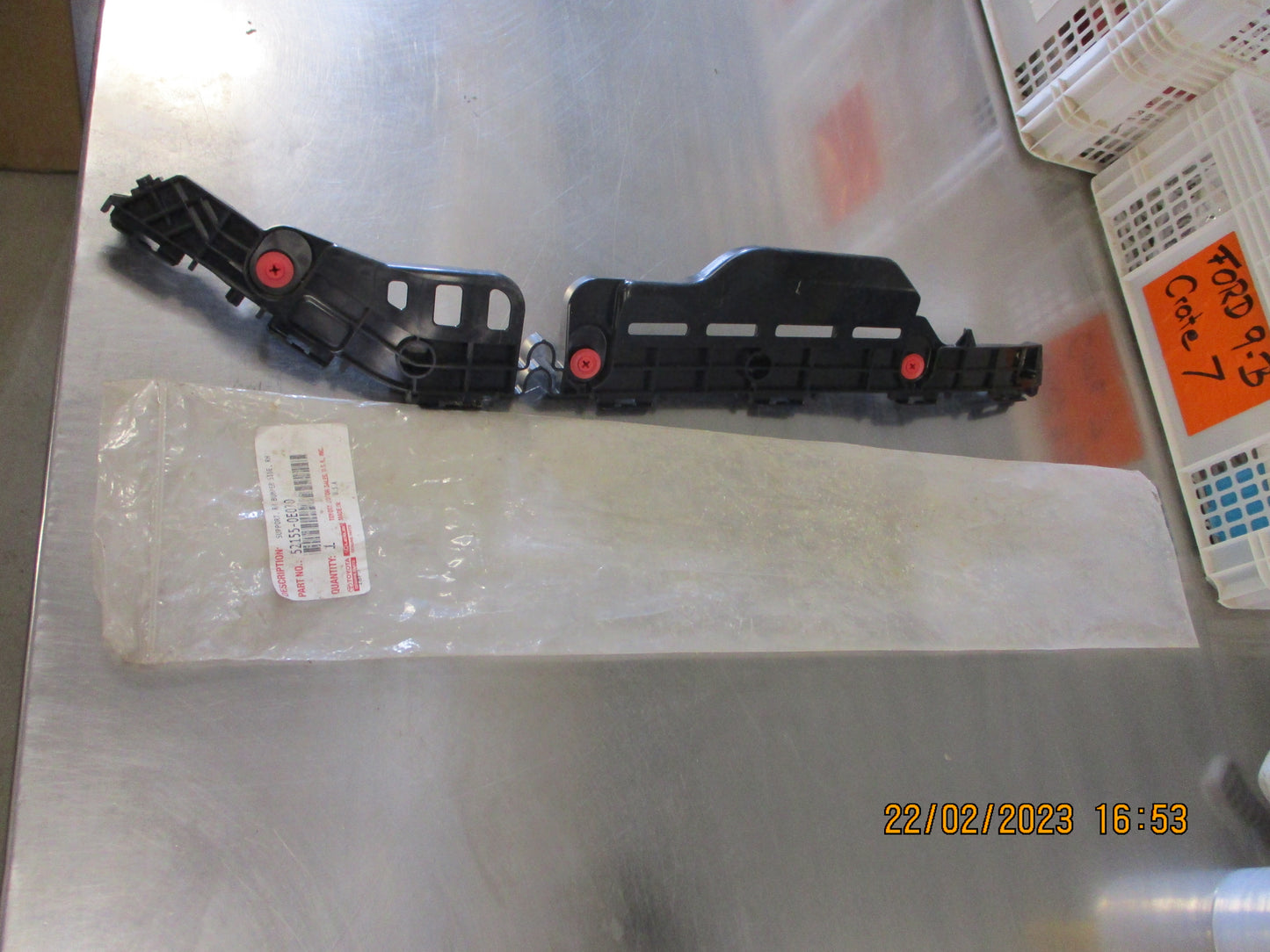 Toyota Kluger Genuine Right Hand Rear Bumper Bracket New Part